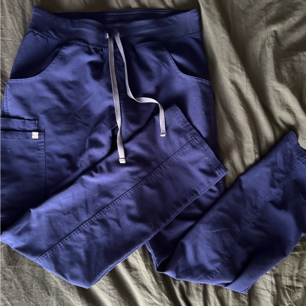 FIGS Kade Cargo scrubs